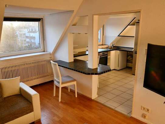 2-Zimmer-DG-Wohnung im Herzen von Düsseldorf Eller