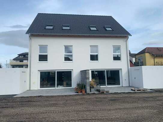 Lu-Melm - Neubau einer attraktiven Doppelhaushälfte, mit ca. 140 m² Wfl und 315 m² Areal