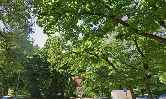 Helle 2 - Zimmer - Wohnküche - Bad - Wohnung mit Blick auf den Park in Augsburg Lechhausen