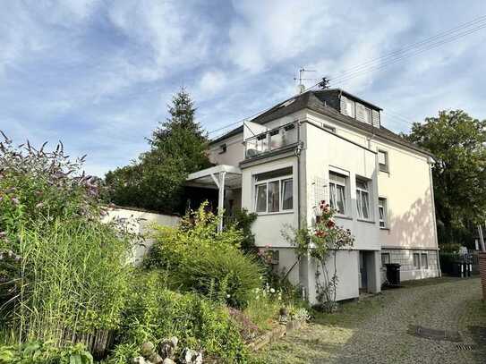 Wiesbaden Erbenheim: 2-Familien-Villa aus der Gründerzeit mit ca.1000m² Baugrundstück! B-Plan!