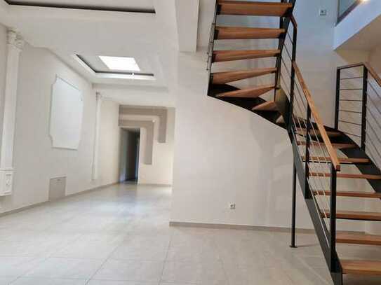 Top moderne Maisonette Wohnung mit großzügiger Grundrisslösung, 2 Bäder, Terrasse u.v.m. !