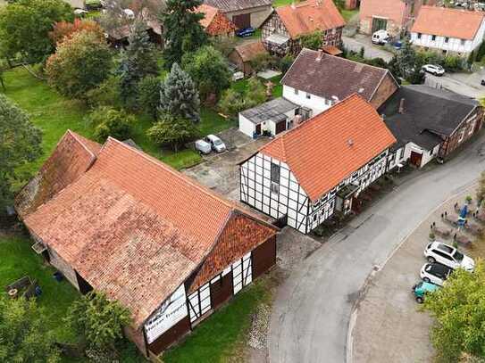 Restaurant mit Saal, Clubraum, Wohnung, Scheune und großem Grundstück