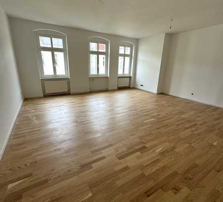 Erstbezug nach Sanierung! Helles Büro mit 3 Räumen im Altbau im Helmholtzkiez!