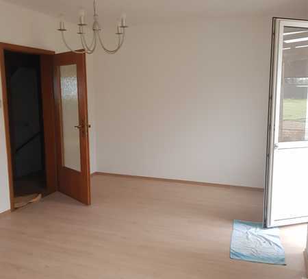 Haus mit Garten in Bliesheim - 1450.0 € zuzüglich Nebenkosten - 110.0 m² - 5 Zi.