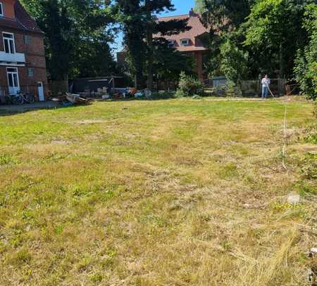 Grundstück ca. 650m², Hinterlandbebauung MFH (4-6 Einheiten) in zentraler Lage