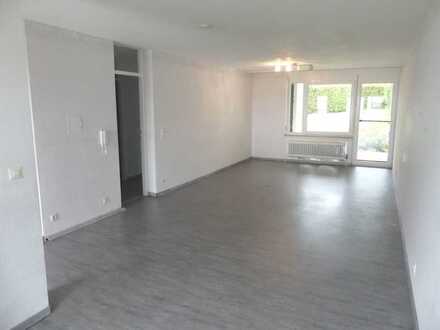 Hübsche 2,5 Zimmer Erdgeschosswohnung mit Terrasse und TG-Stellplatz 
in Bietigheim /Untermberg!