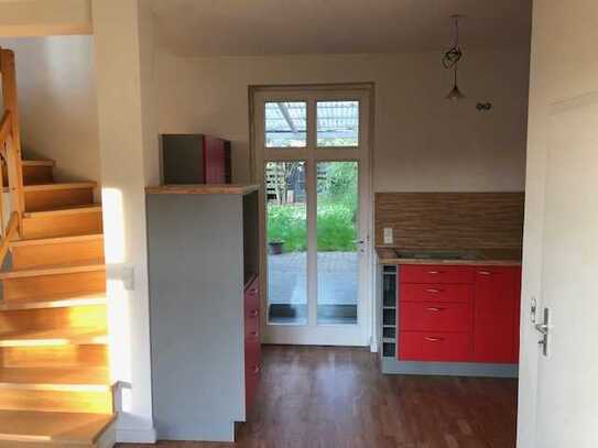 Schöne, helle 2,5-Zimmer-Maisonette-Wohnung mit Terasse und Gartenteil in Enger