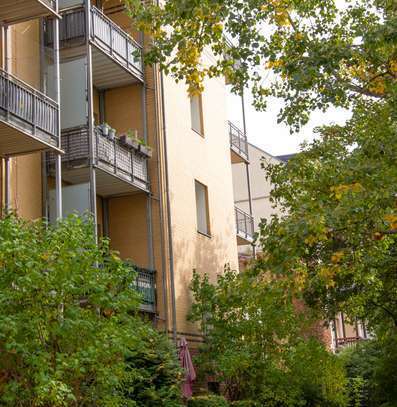 Wohnung mit Balkonblick auf den Park