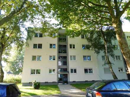 Schöne Wohnung für die kleine Familie mit Balkon!