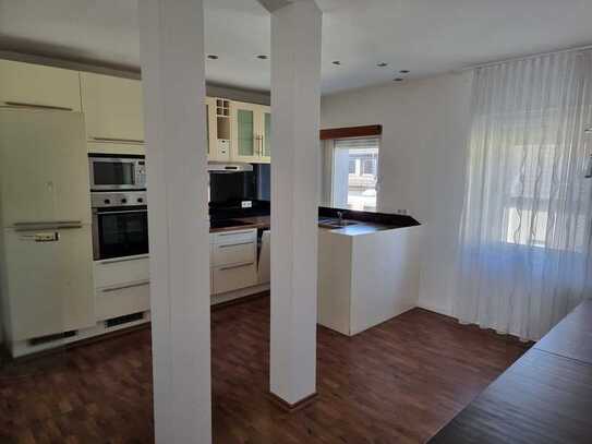 Geschmackvolle, teilmöblierte 4-Zimmer-Maisonette-Wohnung in Krefeld