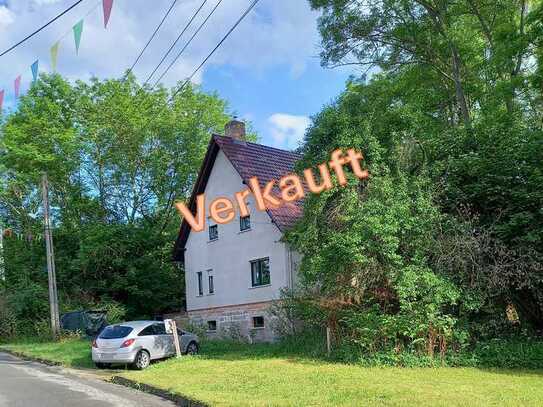 Wohnen am Mühlteich in ländlicher Umgebung - Haus mit Streuobstwiese