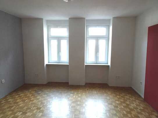 Renovierte 3 ZKB in charmantem Altbau