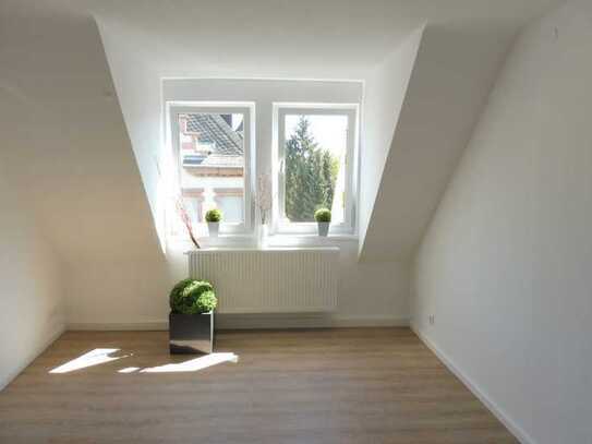 Schicke helle 2-Zimmer-DG-Wohnung in Hanau