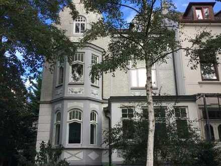 Altbremer Haus, Dachgeschosswohnung mit Blick ins Grüne, Mitten in Schwachhausen