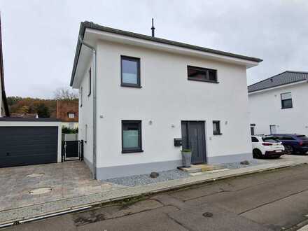 Wunderschöne Neubau- Stadtvilla in KL- Erfenbach