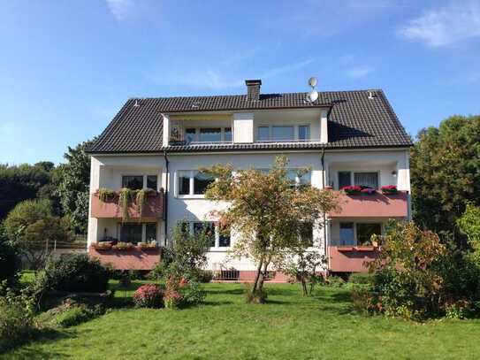 Ländlich und ruhig gelegen! - Balkon mit Aussicht ins Grüne! - Nur 5 min. zur A45 !