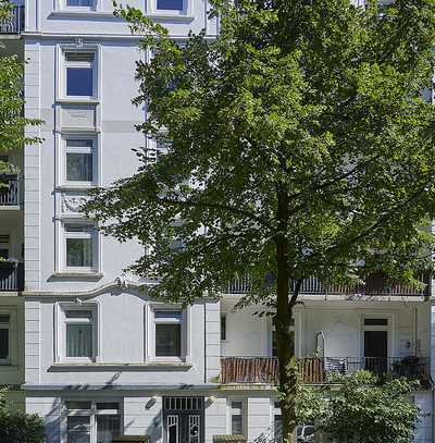 Ruhige 2,5-Zimmer-Altbau-Wohnung mit Terrasse und Einbauküche in Hamburg Eimsbüttel