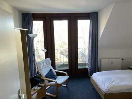 [Düsseldorf-Unterrath] Einfache Drei-Raum Wohnung mit Pantryküche und Balkon