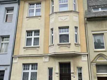 Gepflegtes 3/4-Familien-Stadthaus mit großem Grundstück - Sofort frei