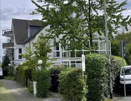 !Provisionsfrei! Helle 2-Zimmer Dachgeschosswohnung mit Balkon & Tiefgarage in Frankfurt Seckbach