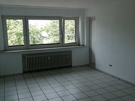 Zentrale Wohnlage mit 2 Balkonen in Duisburg-Neudorf