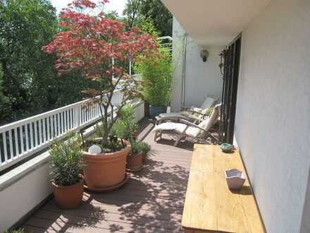 Gut geschnittene 4-Zimmer-Wohnung mit großer Südterrasse mit bester Anbindung