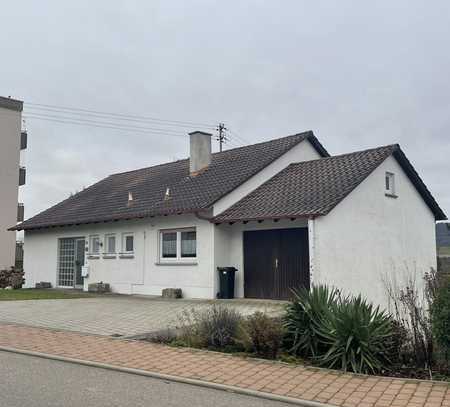 Freistehendes Einfamilienhaus mit viel Potential in toller Aussichtslage