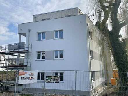 Erstbezug: helle, großzügige 3-Zimmer Neubau Wohnung mit Terrasse/Balkon im EG oder OG