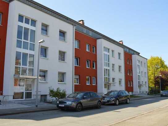 Attraktive Dachgeschosswohnung mit Balkon und Tageslichtbad!!