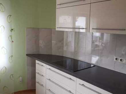 Gepflegte Maisonette-Wohnung mit vier Zimmern sowie Balkon und Einbauküche in Frankenthal