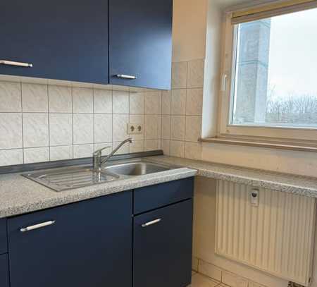 Freundliche 1-Raum-Wohnung mit EBK + PKW-Stellplatz in Magdeburg - Alt Olvenstedt erwartet Sie!