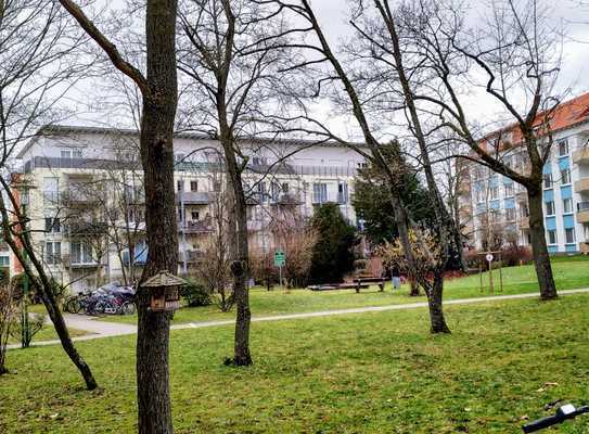 2 Zimmer Wohnung mit Balkon im Grünen