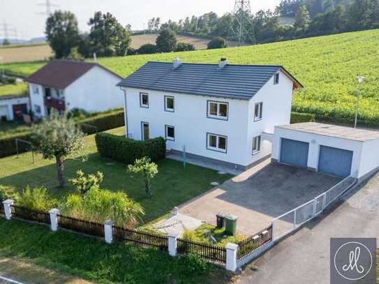 Sofort bezugsfertig - Modernisiertes und sonniges Zweifamilienhaus in Diesenbach