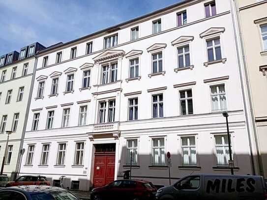 BESTLAGE BERLIN! Traumhafte Altbauwohnung in Bestlage von Berlin-Mitte!