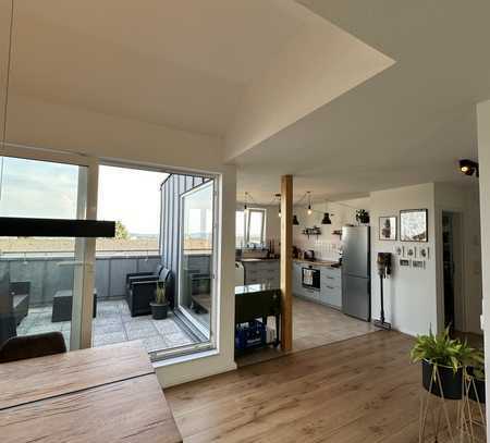 helle modernisierte Wohnung mit Dachterrasse
