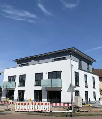 Stilvolle, geräumige 2-Zimmer-Terrassenwohnung mit Balkon in Rodenbach