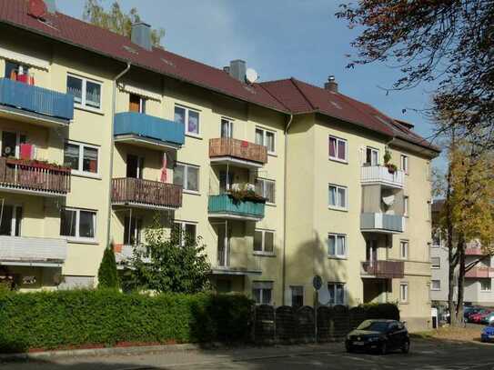 +++ Große 3 Zi.-Whg + ca. 86 qm Wfl. + Balkon + I.OG + 8-FH + vermietet +++