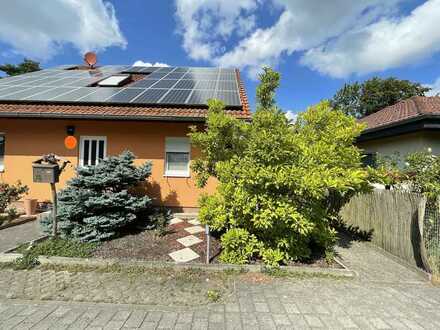 +++ Einfamilienhaus mit großem Garten und Solarenergie +++