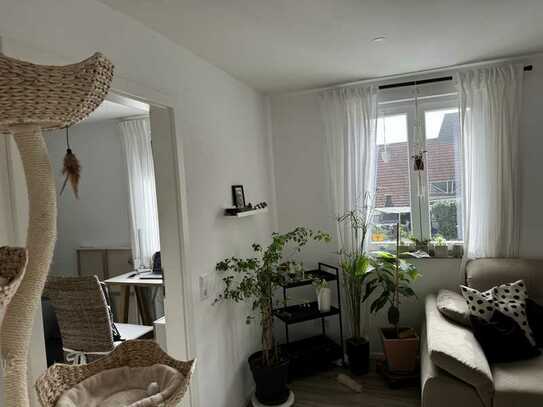 Geschmackvolle DG-Wohnung mit drei Zimmern sowie Balkon und Einbauküche in Ballrechten-Dottingen