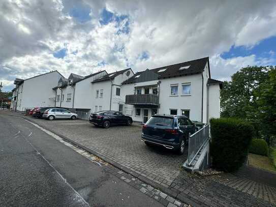 Vermietete 3-Zimmer-Maisonette Wohnung mit Balkon in zentraler Aussichtslage von Aegidienberg