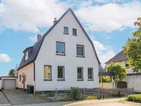 Familienidyll mit Terrasse, einer Garage und 3 Freistellplätzen in Innenstadtlage