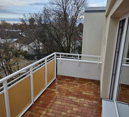 Wohnen mit Blick über Solln - 3 ZKB, neues Bad, großer Balkon!