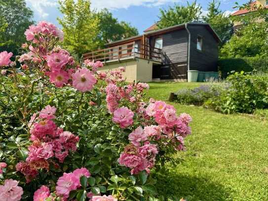 Ferienhaus auf Wochenendgrundstück in idyllischer Lage mit viel Inventar!