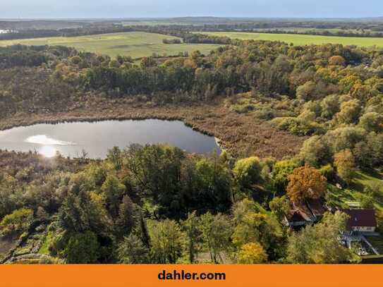 Idyllic waterfront property with building permit on the shore of a nature reserve in Potsdam