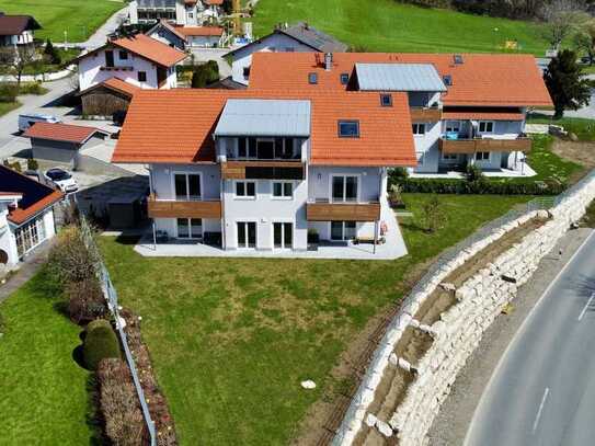 Exklusive Dachgeschosswohnung mit Alpenblick in Pinswang, Chiemgau