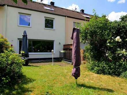 Charmantes Reihenmittelhaus mit Garten, Einbauküche, 2 Bäder und Garage in gewachsener Wohnlage