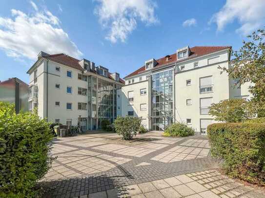 Helles Maisonette Dachgeschoss mit Lift und zwei Balkonen in gefragter Lage von Dresden-Strehlen