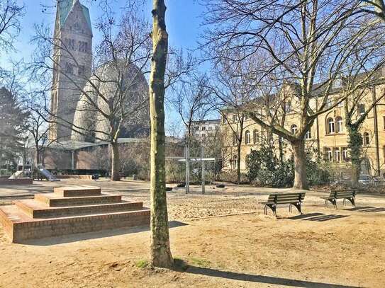 Großzügige 3-Zimmer-Wohnung in begehrter Lage mit Loggia