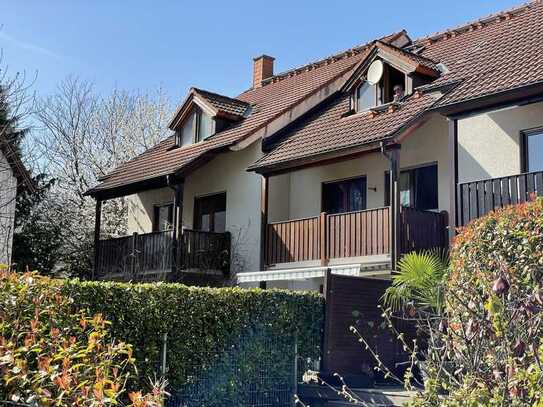 Schönes Reihenendhaus mit sieben Zimmern in Breisgau-Hochschwarzwald (Kreis), Staufen im Breisgau