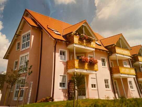 Schöne und gepflegte 3-Raum-DG-Wohnung mit guter Innenausstattung und Balkon in Mittweida